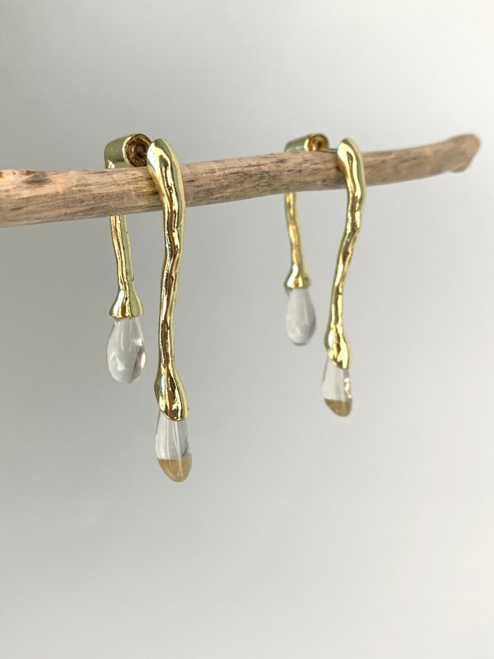 NEW ~ Anthropologie Front Back Modern Clear Lucite Drop Earrings